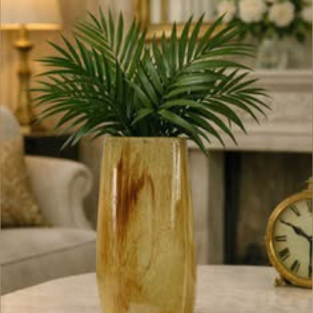 Home Decor / Vase - Picture 2 of 3